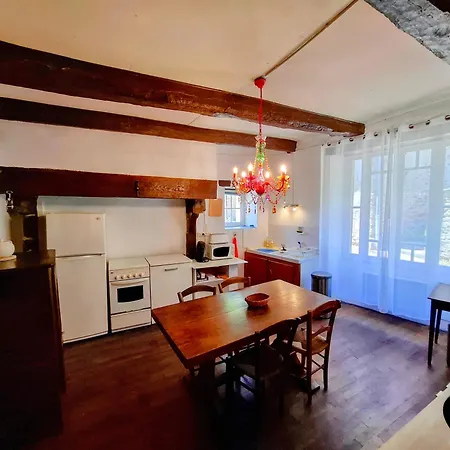 11 Rue Basse Feriehus Najac